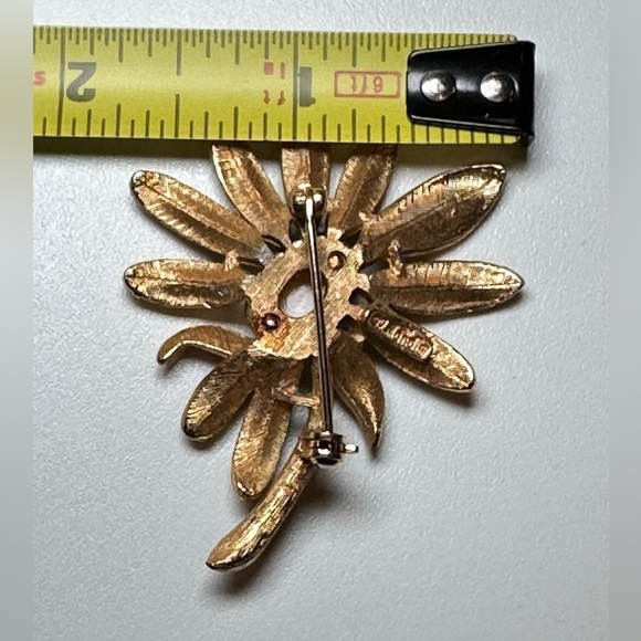 VTG Crown Robert Mandle Brooch Pin Flower Faux Pearl Brushed Gold Tone 0655 P - Picture 6 of 11